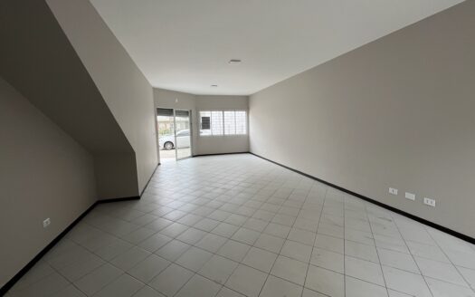 Locação | Água Verde – Loja 50m² | Mediato Imóveis | 1257.006